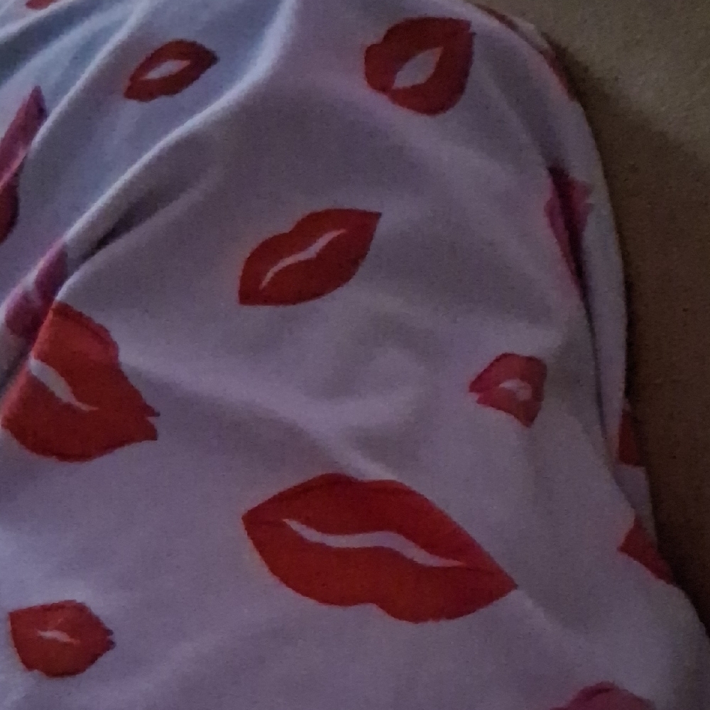 Red Lip Print Blanket